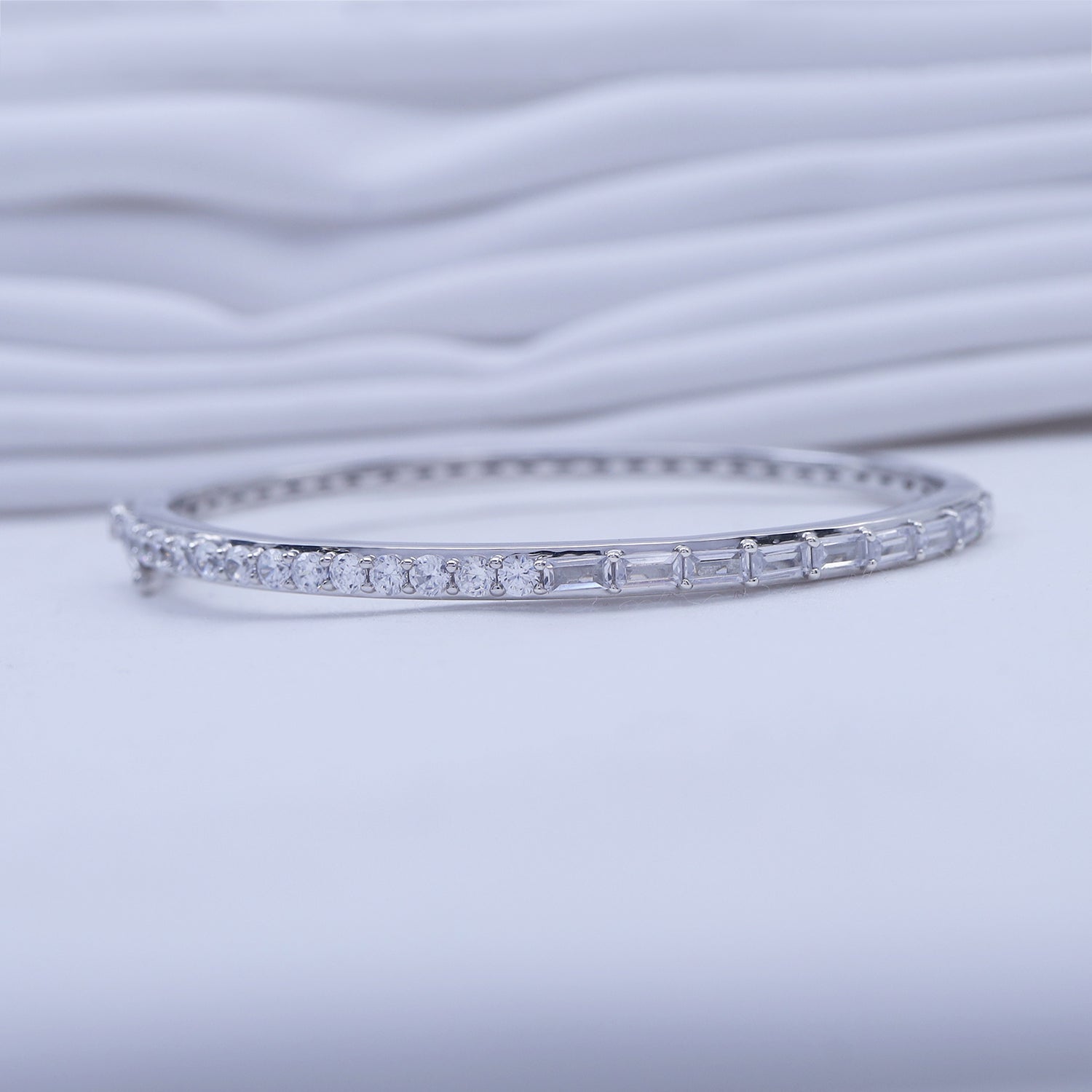 Half And Half Emerald & Round Shape White Cubic Zirconia Bangle Bracelet