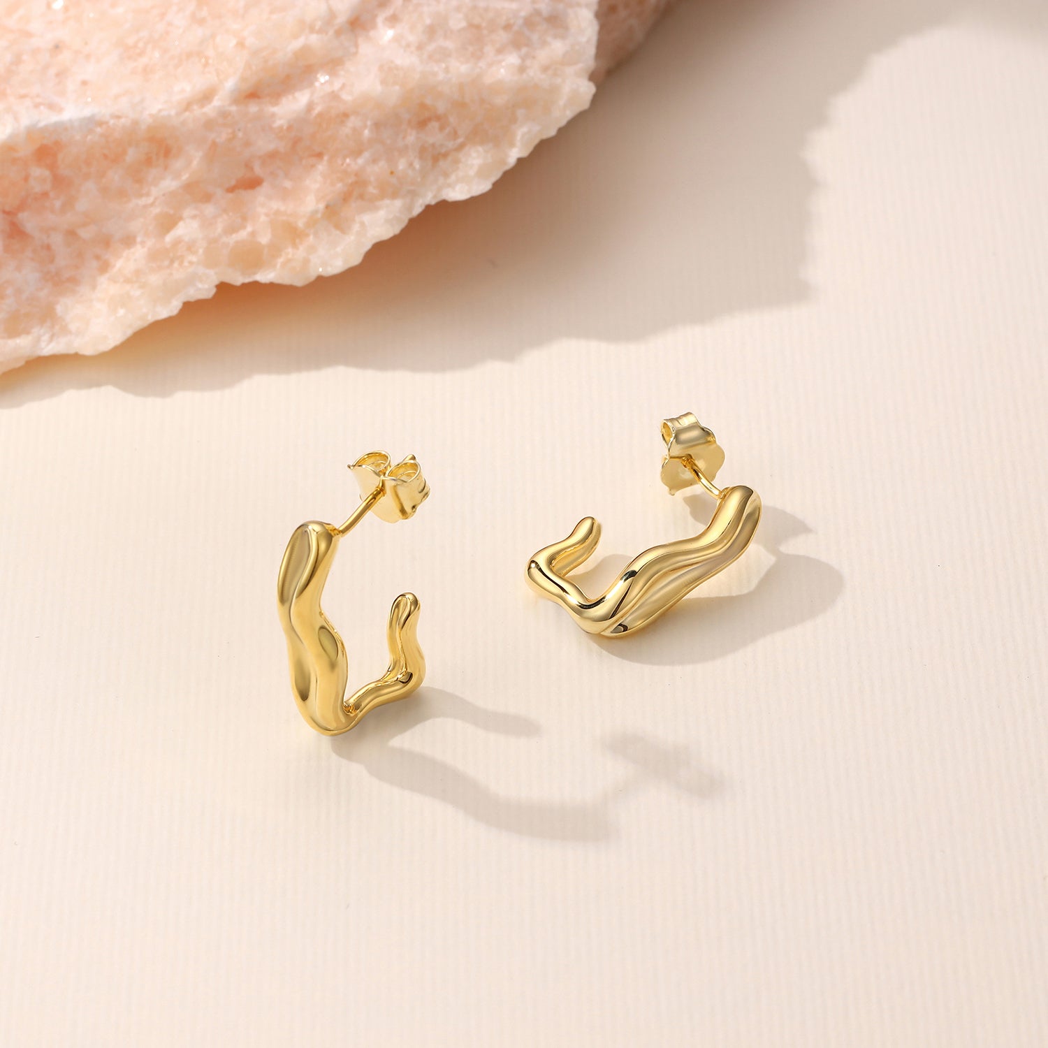 Eli Chunky Wavy Sculpted Hoop Earrings