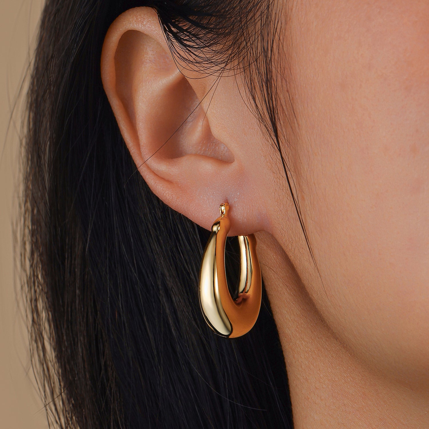 Ivy Chunky Oval Minimal Hoop Earrings