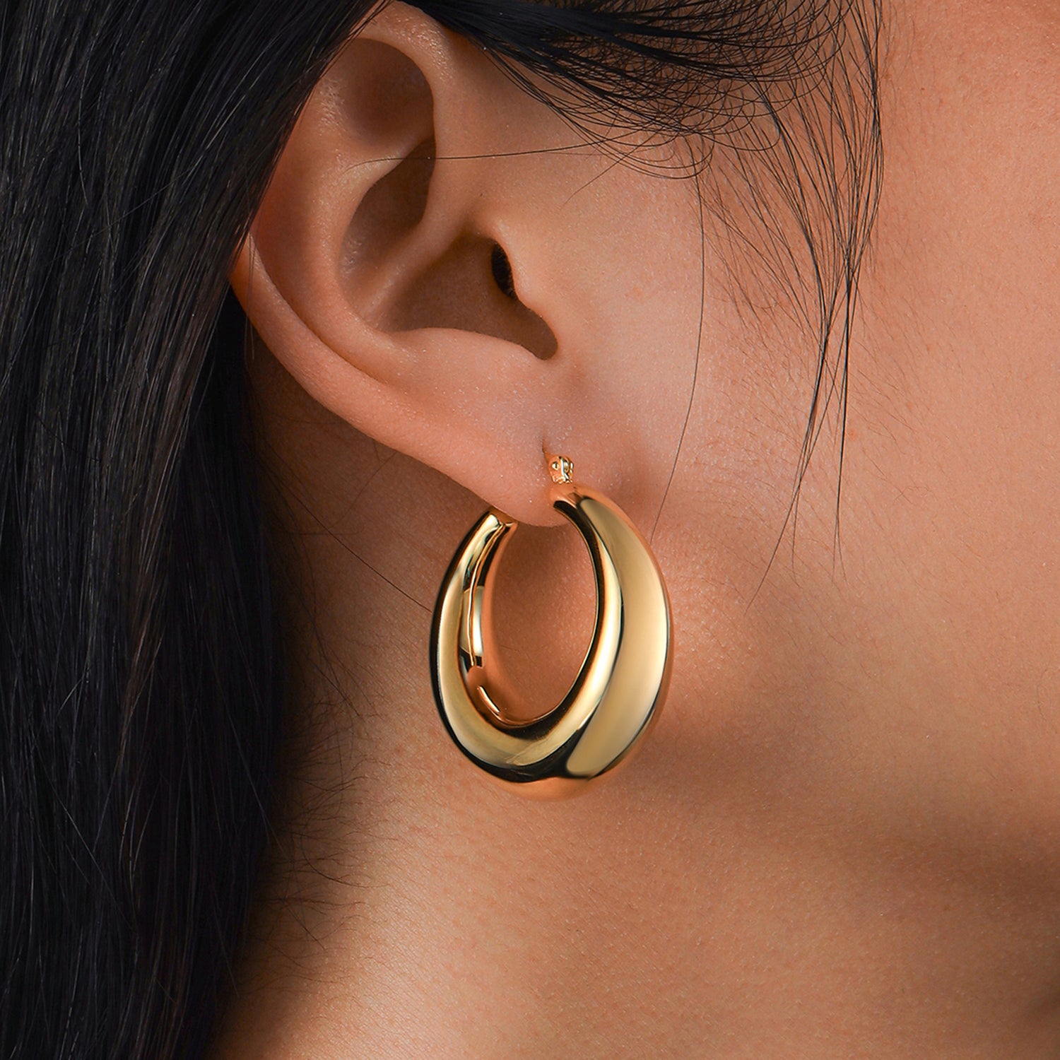 Noa Chunky Round Hoop Earrings