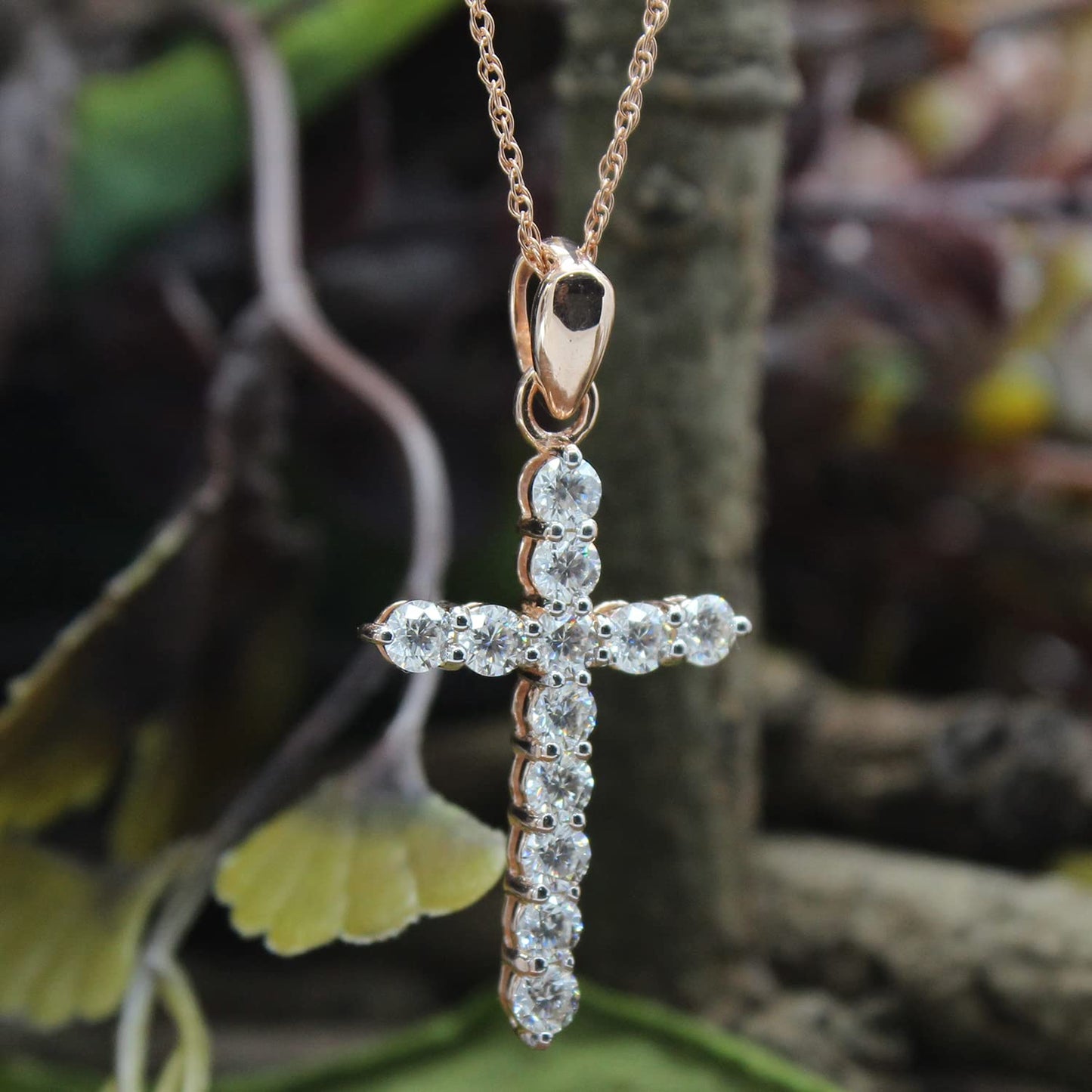 1 1/10 Carat Lab Created Moissanite Diamond Cross Pendant Necklace In 925 Sterling Silver (1.10 Cttw)