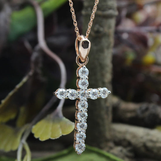 1 1/10 Carat Lab Created Moissanite Diamond Cross Pendant Necklace In 925 Sterling Silver (1.10 Cttw)