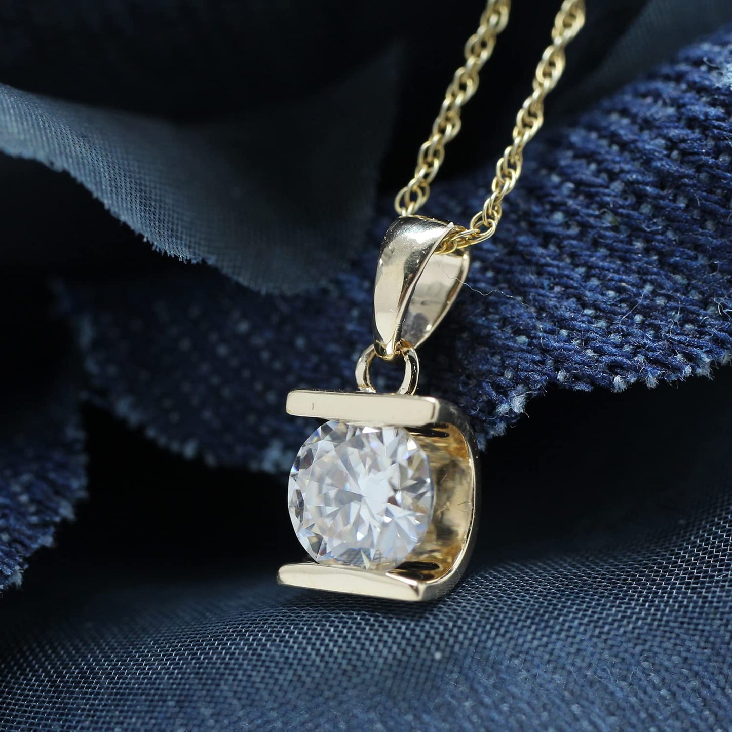 1 Carat Lab Created Moissanite Diamond Solitaire Pendant Necklace For Womens In 14K Solid Gold (1 Cttw)