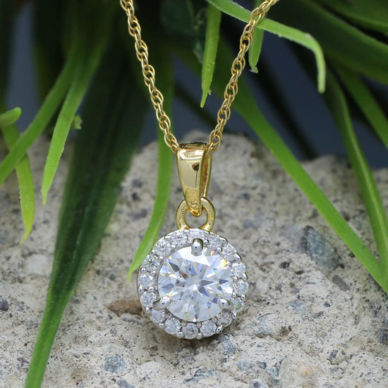 9/10 Carat Lab Created Moissanite Diamond Halo Pendant Necklace In 925 Sterling Silver (0.90 Cttw)