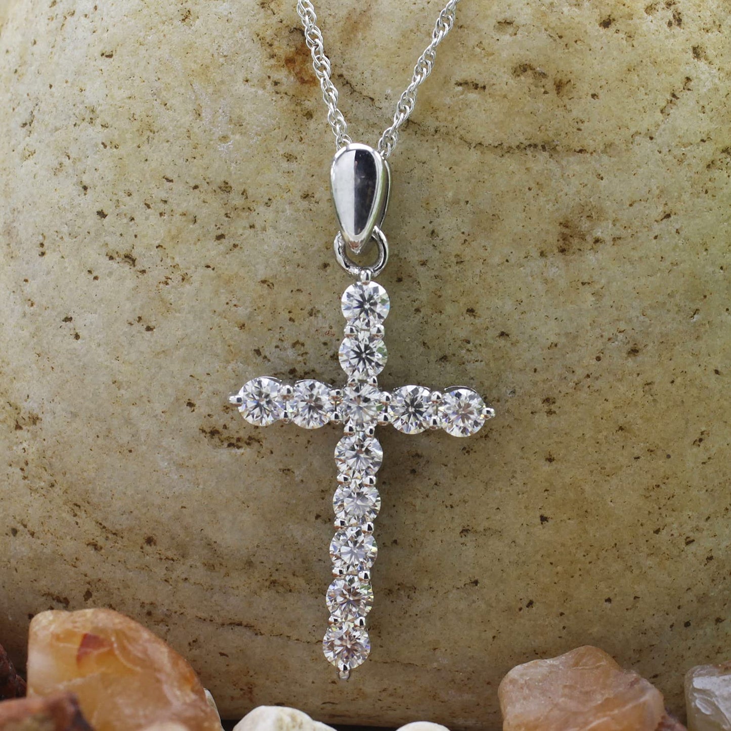 Load image into Gallery viewer, 1 1/10 Carat Lab Created Moissanite Diamond Cross Pendant Necklace In 925 Sterling Silver (1.10 Cttw)
