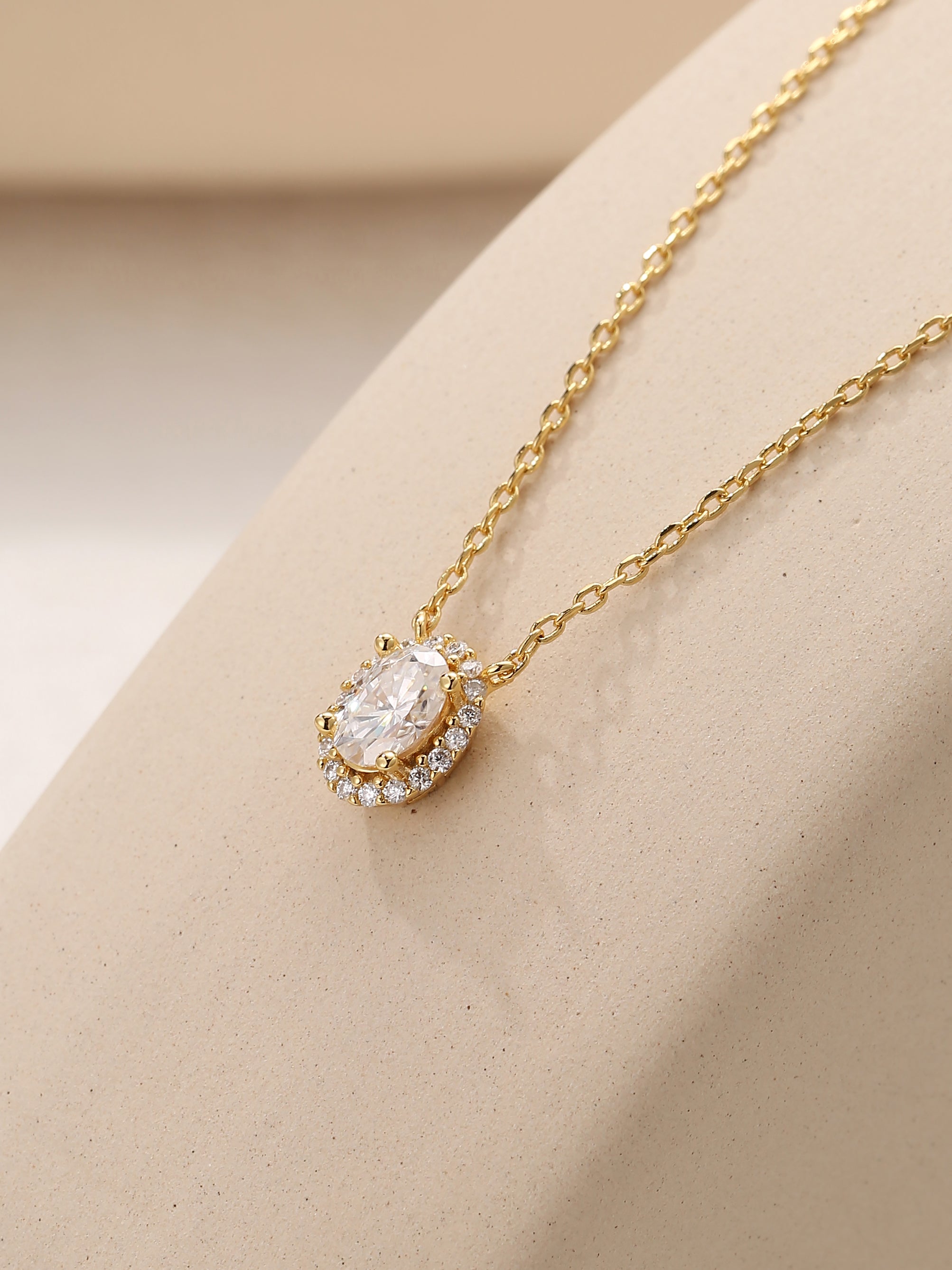 Oval Moissanite Dimaond Necklace