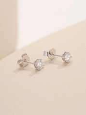 Moissanite Diamond 0.85 Cttw Stud Earrings