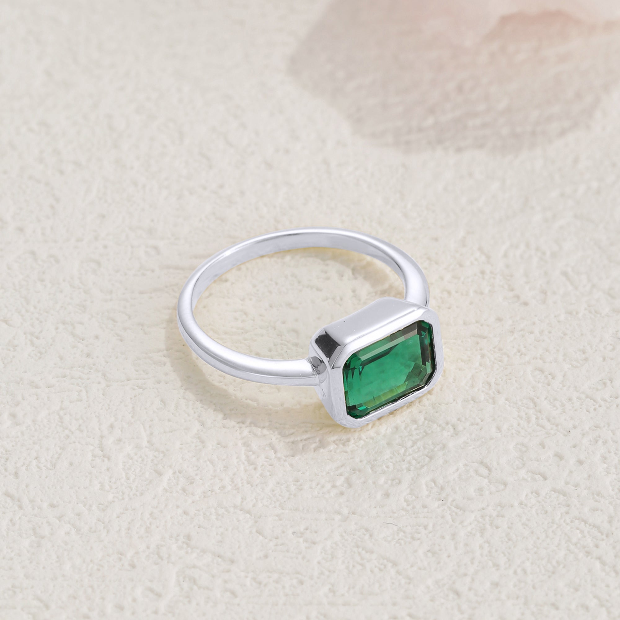 Kit Emerald Solitaire Engagement Ring