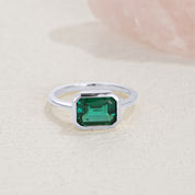 Kit Emerald Solitaire Engagement Ring