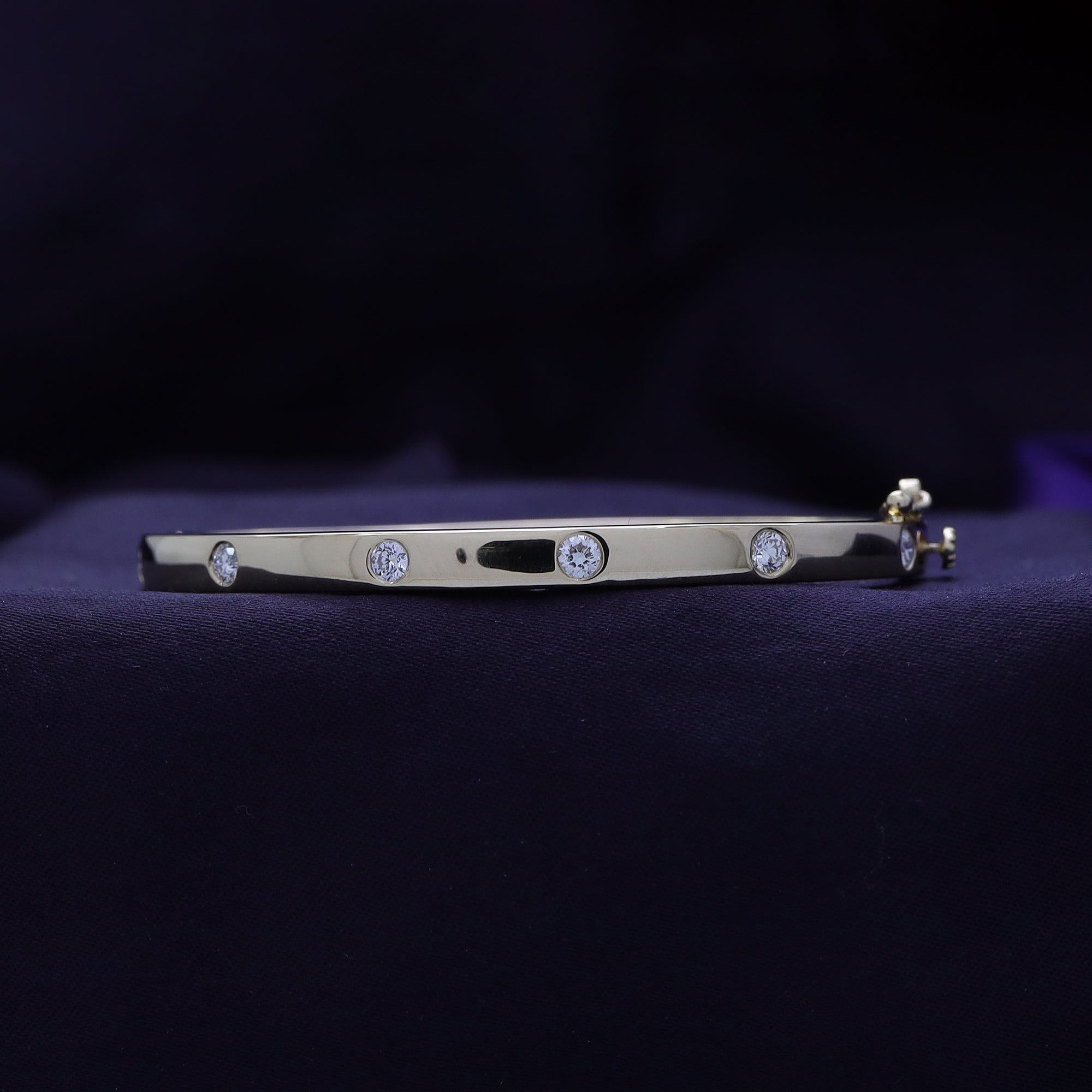 Round Shape 0.50 Carat Lab Grown Diamond Bangle Bracelet