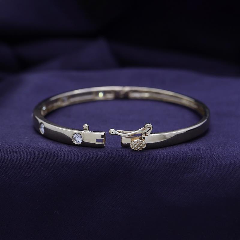 Round Shape 0.50 Carat Lab Grown Diamond Bangle Bracelet