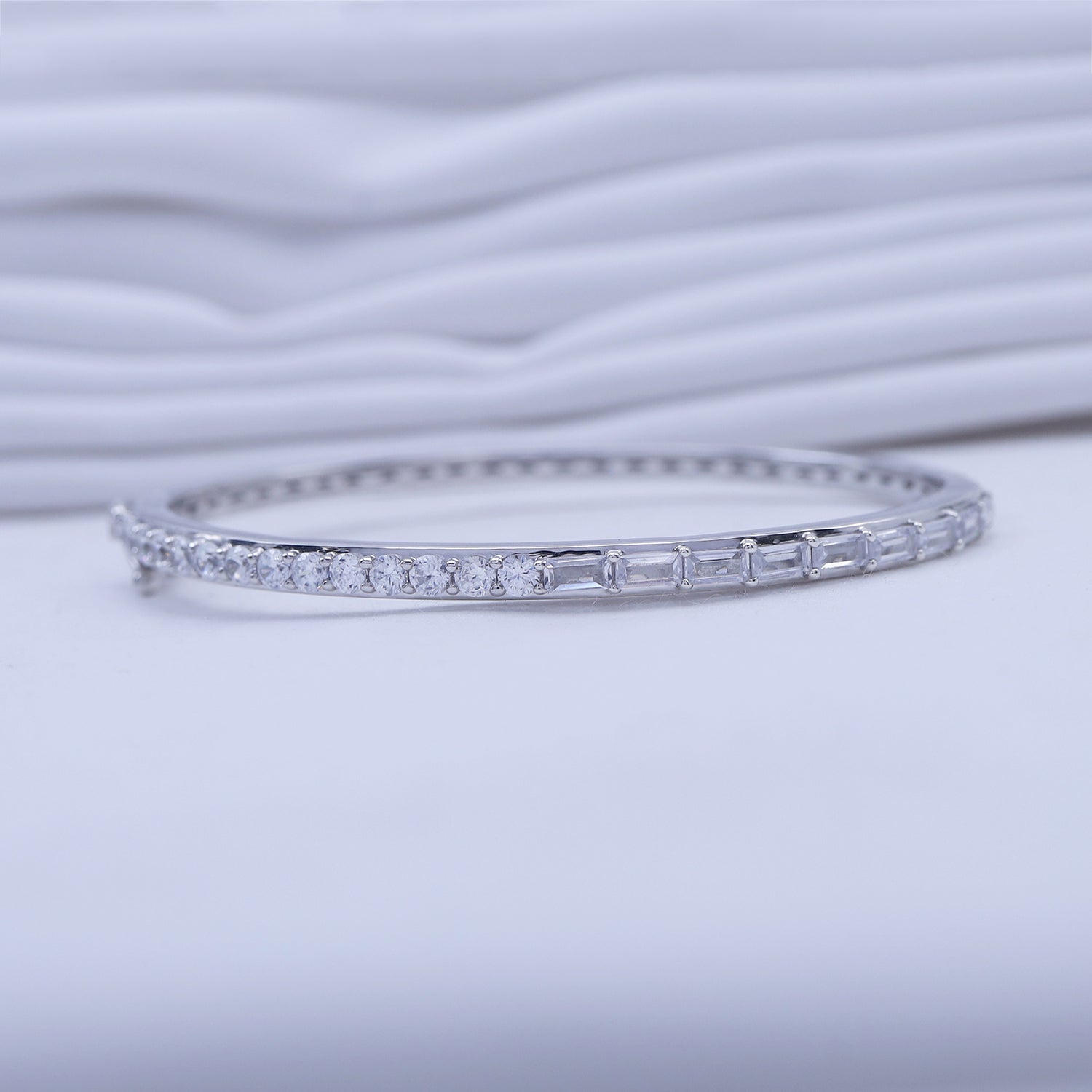 Half And Half Emerald & Round Shape White Cubic Zirconia Bangle Bracelet