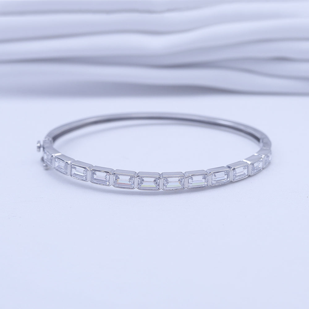 
                      
                        5X3MM Emerald Shape Tennis Bangle Bracelet for Women,White Cubic Zirconia Bezel Set Classic Bangle Bracelet In 14K Gold Plated Sterling Silver
                      
                    