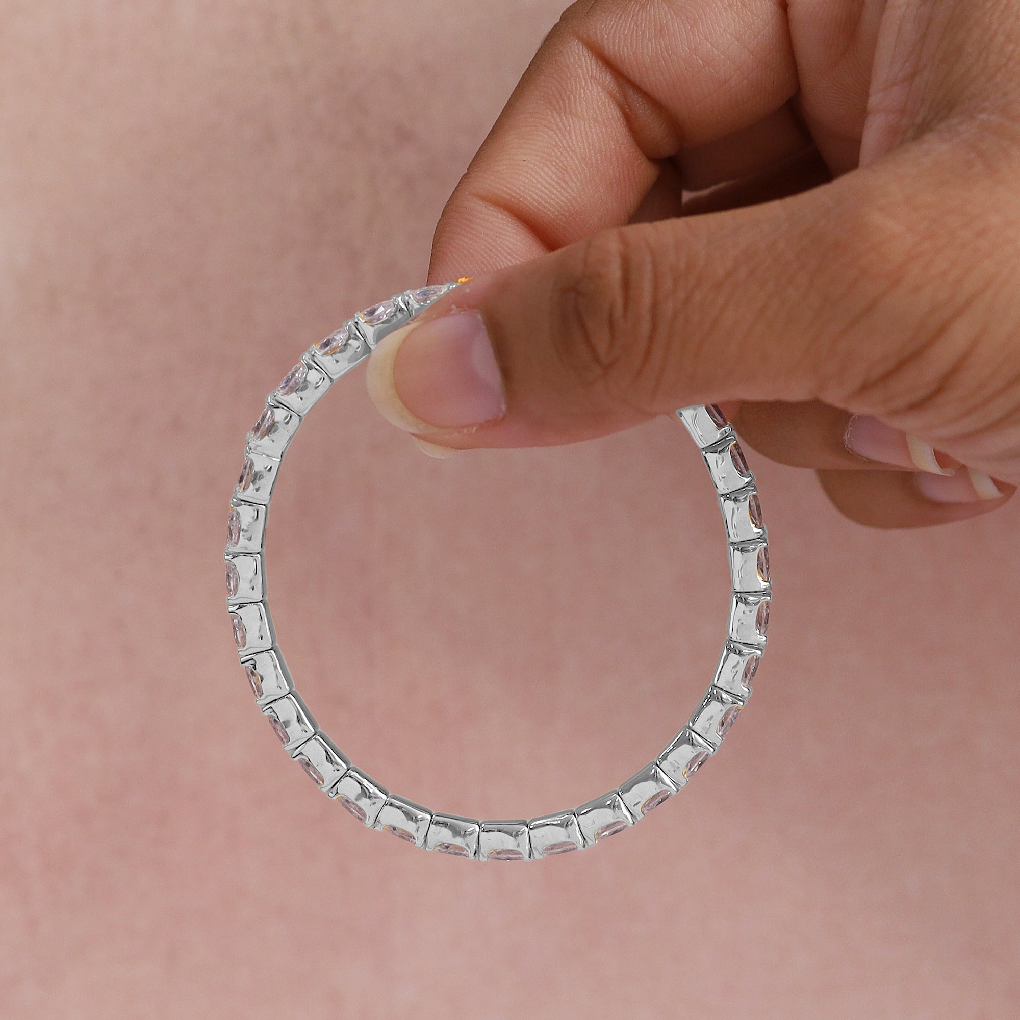 Pear-Shaped Stretchable Bracelet