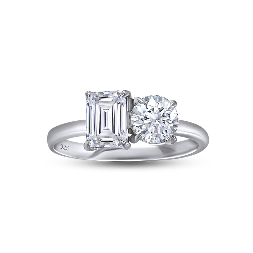 
                      
                        1.75 Carat Emerald & Round Cut Lab Created Moissanite Diamond Toi Et Moi 2-Stone Engagement Ring In 925 Sterling Silver
                      
                    